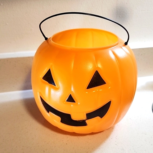 Candy Bowls.  Extra Large with spider webs and a blowmold pumpkin bucket. - Picture 5 of 6